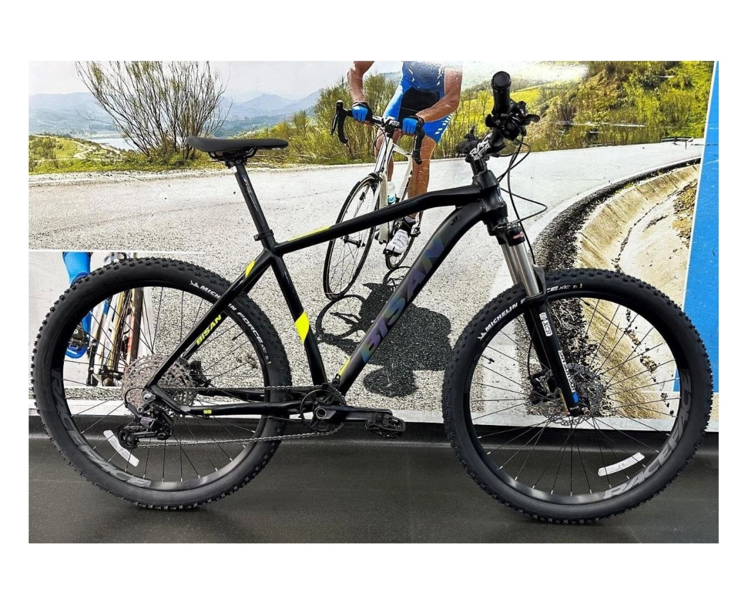 Bisan Mtx 7800 Slx 29 Jant 48 Cm Kadro Mat Siyah Sarı Gri ürün görseli
