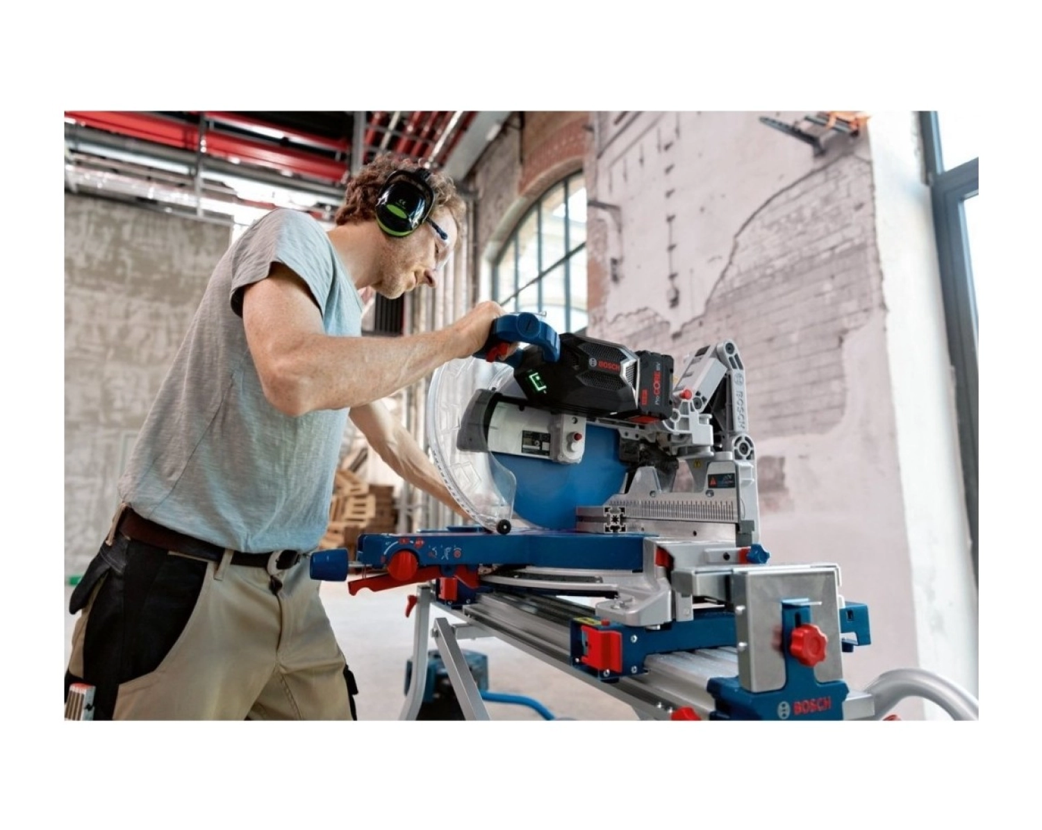 Bosch Gcm 18V-305 Gdc Professional Akülü Gönye Testere - Görsel 3