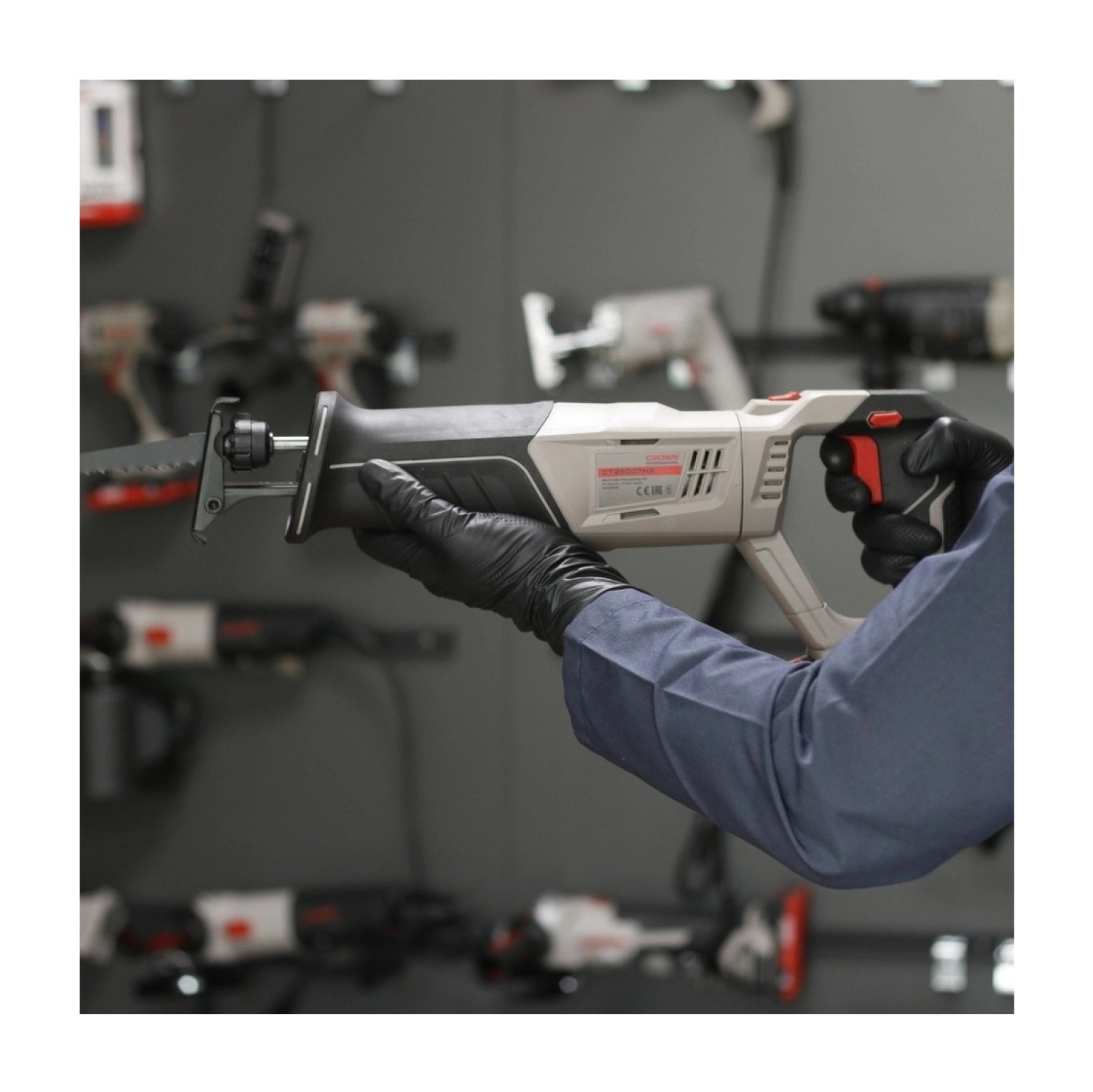 Crown Akülü Tilki Kuyruğu 20 V 4 Ah Şarjlı Profesyonel Tilki Kuyruğu Testere (Çift Batarya) - Görsel 3