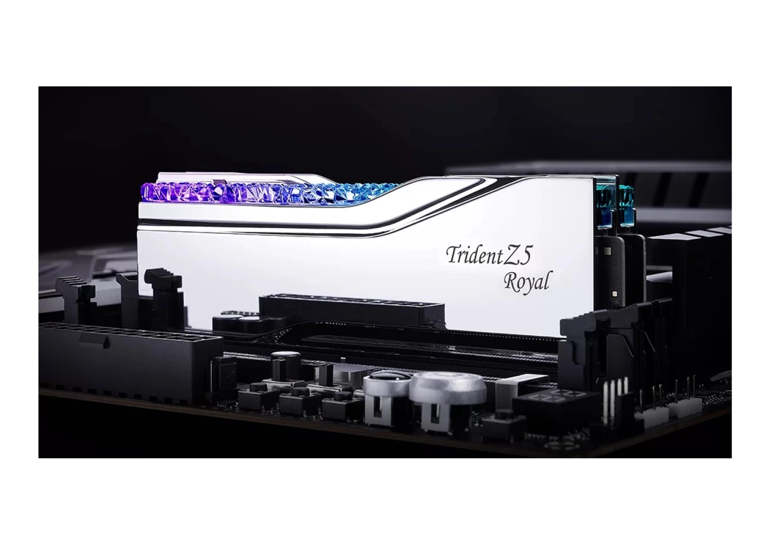 Gskill Trident Z5 Royal Silver Rgb Ddr5-6400Mhz Cl32 64Gb (2X32Gb) Dual (32-39-39-102) 1.40V - Görsel 3