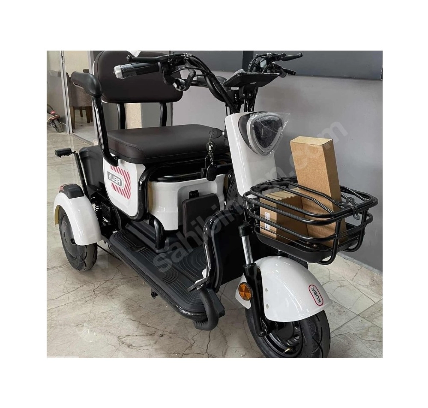 Kuba Grape 15 Elektrikli Üç Tekerlekli Scooter Beyaz ürün görseli