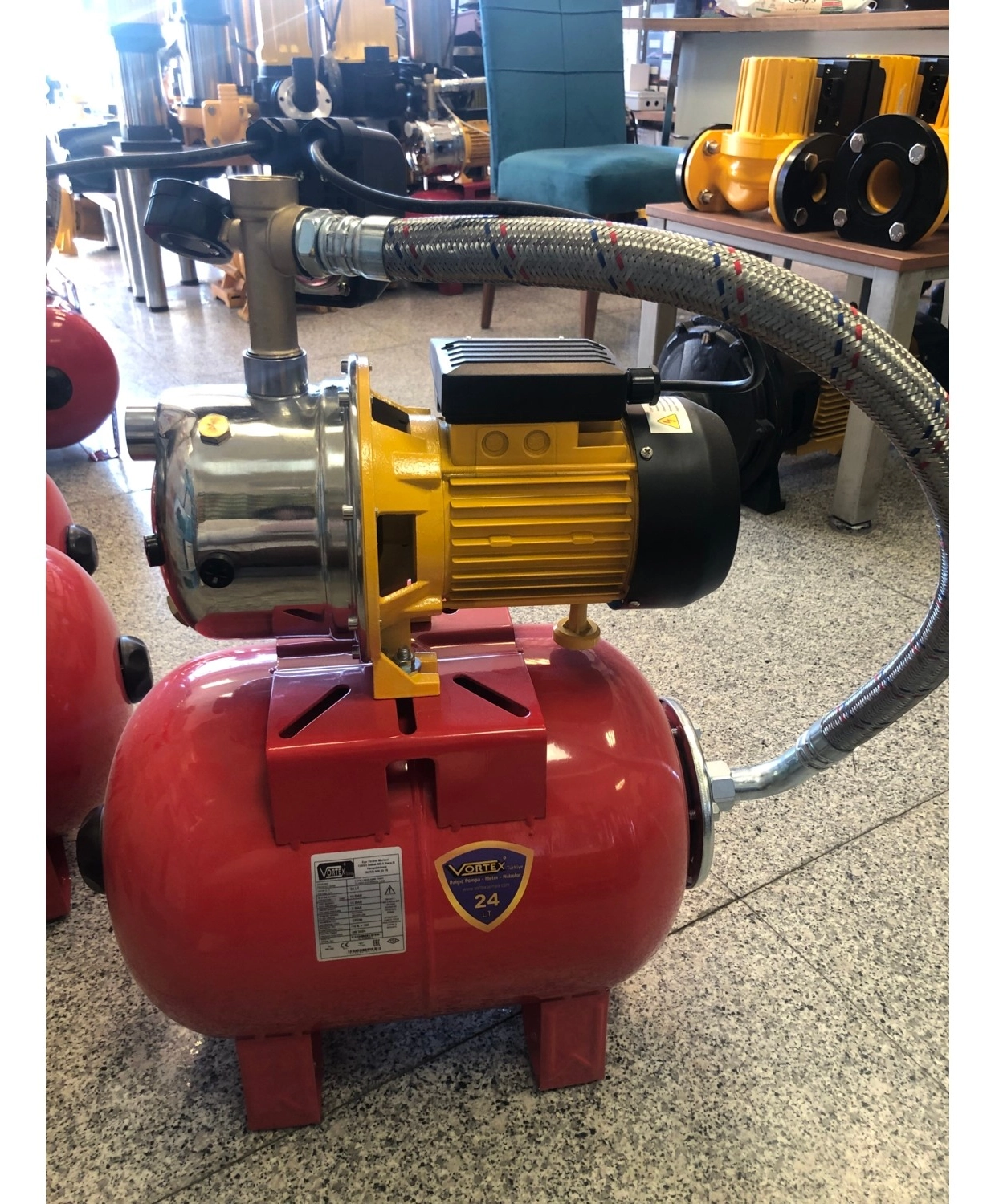 Vortex Vpi 100 1 Hp İnox 24 Lt Yatık Paket Hidrofor ürün görseli